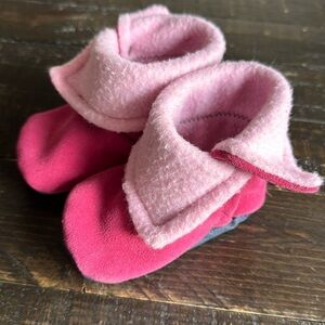 2 tHandmade leather suede and fleece booty shoes, two tone, pink black bottom